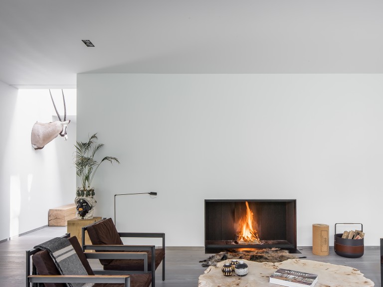 Universal wood bespoke fireplace 
